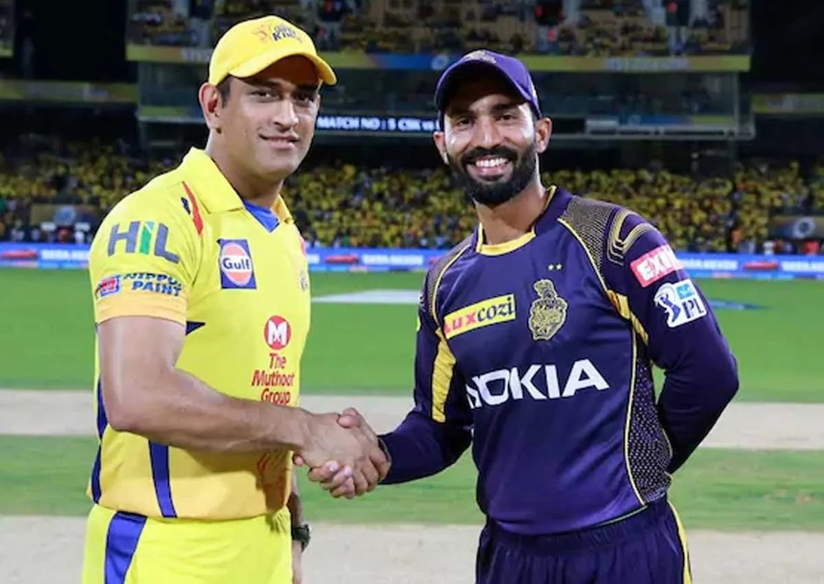 MS Dhoni, Dinesh Karthik