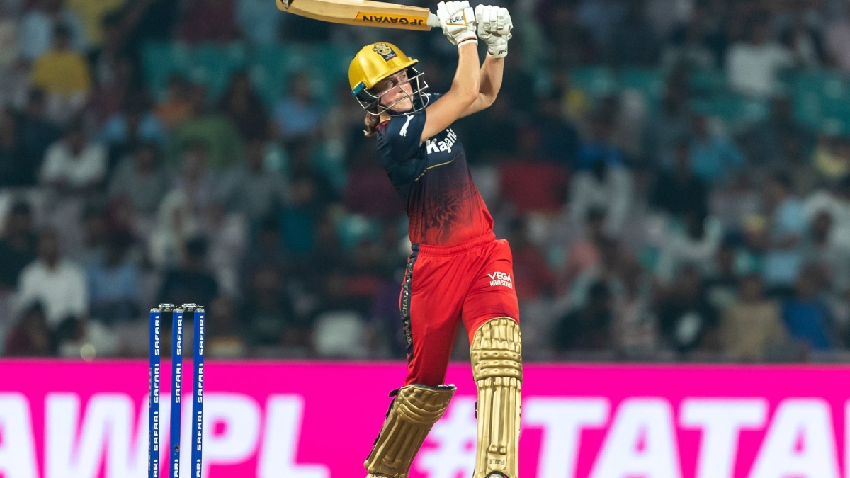 Ellyse Perry Saved Troubling RCB By Fabulous half century Against Mumbai Indians RCB vs MI WPL 2025